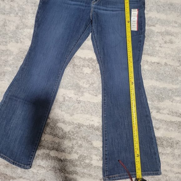 Signature Levi's Mid-rise Bootcut Women's Blue Jeans - Picture 10 of 11